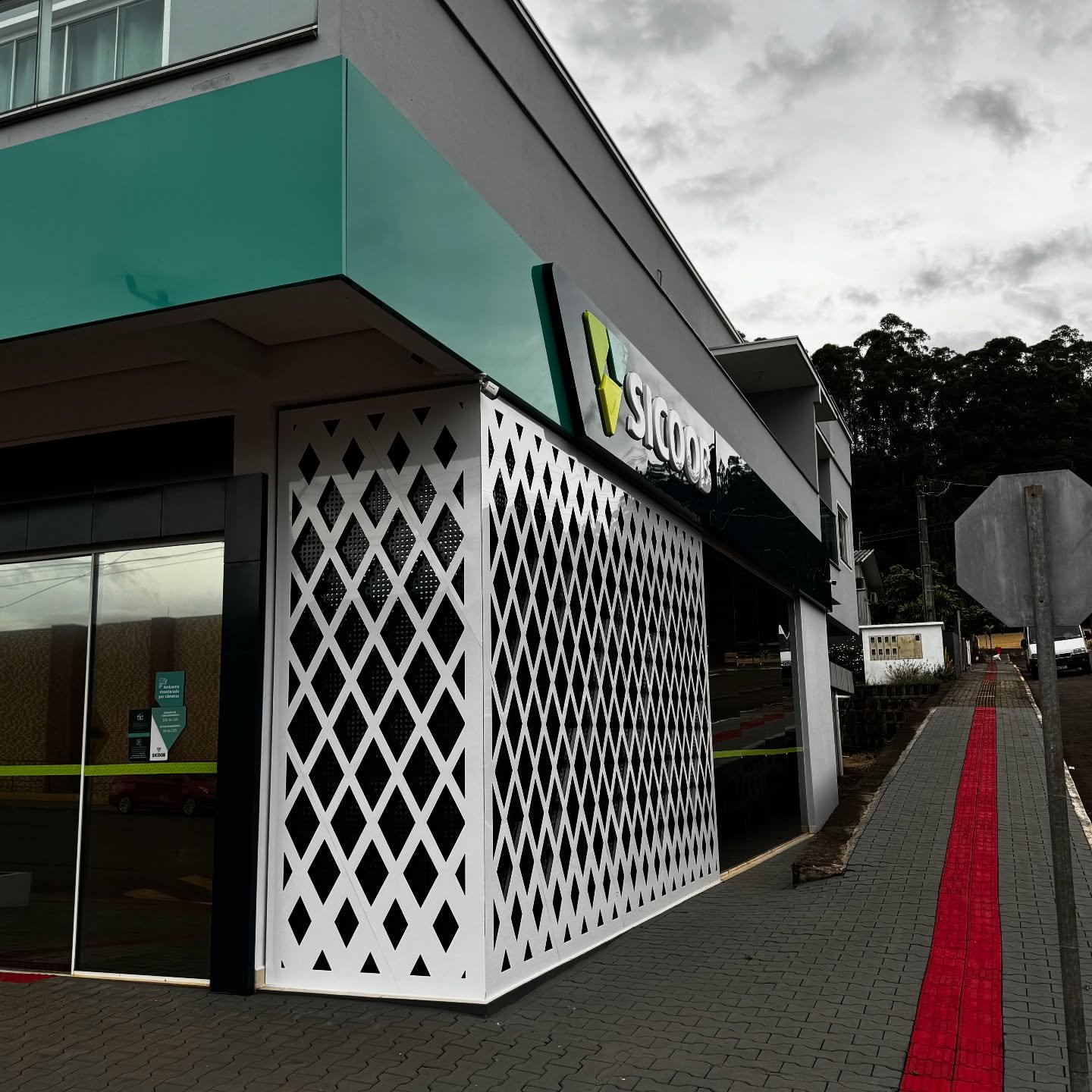 Letreiro frontal Sicoob - Recal Comunicação Visual